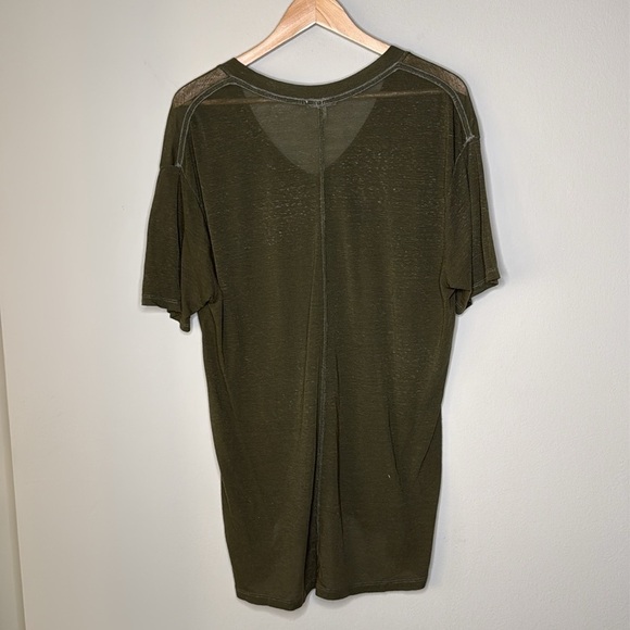 Leith Nordstrom Oversized Short Sleeve V-Neck Tee Shirt in Olive Size Medium - Picture 4 of 7